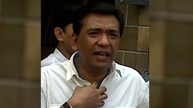 Pedangdut senior Imam S Arifin meninggal dunia pada hari ini (15/12). Imam S Arifin akan dimakamkan esok hari (18/12).