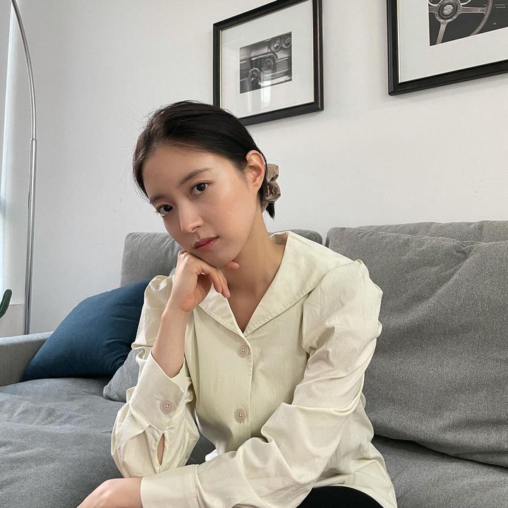 <p>Seperti Seong Deok Im, Lee Se Young juga gemar tampil mengenakan gaya rambut yang simpel. (Foto: Instagram @seyoung_10)</p>