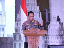 Kapolri Ibaratkan Itwasum Wasit: Harus Tegas-Tak Ragu Keluarkan Kartu Merah