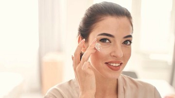 BIKIN WAJAH GLOWING HINGGA SAMARKAN BEKAS JERAWAT