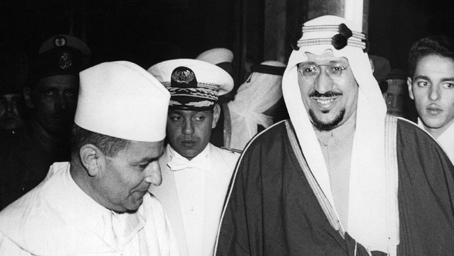Jejak-jejak dinasti Al-Saud di Arab Saudi dan cikal-bakal ajaran pemurnian Islam Wahabisme di negara tersebut.