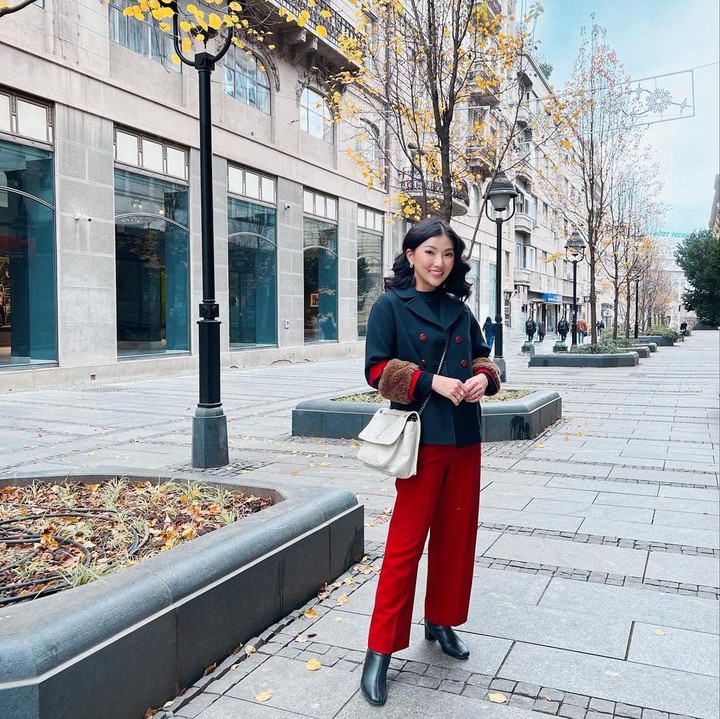 <p>Sarwendah menikmati suasana Serbia di tengah musim gugur, nih. Suhu yang dingin membuat wanita 32 tahun ini kerap menggigil. (Foto: Instagram @sarwendah29)</p>