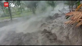 VIDEO: Banjir Lahar Semeru Timbun 33 Rumah Warga
