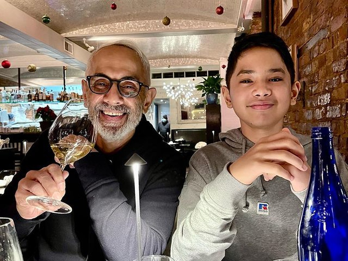 Bunga Zainal dan suami memboyong anak-anak mereka liburan akhir tahun di Amerika Serikat&period; Yuk intip&excl;