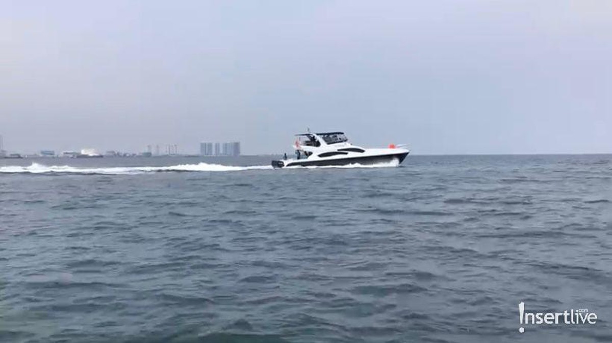 Abu Laura Anna dilarung di laut Ancol pada Jumat &lpar;17&sol;12&rpar; oleh keluarga&period; Yuk kita intip prosesinya&excl;