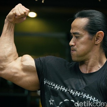 Bongkar Rahasia Awet Muda, Ade Rai Jadi Trending Topic