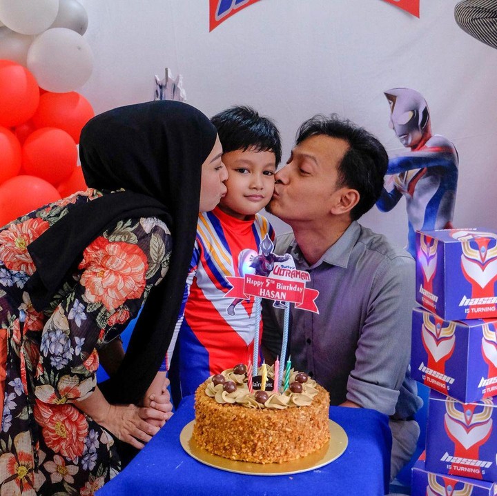 <p>Beberapa waktu lalu, anak sulungnya, Hasan, baru saja merayakan ulang tahunnya yang ke-5, Bunda. (Foto: instagram: @fedinuril)</p>