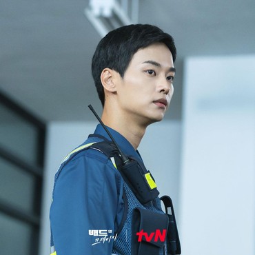 Main 'Bad and Crazy', Cha Hak Yeon Sedih Tak Bisa Bertemu Fans Indonesia