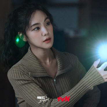 Cerita Han Ji Eun Jadi Polisi Pemberani di 'Bad and Crazy'