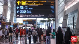 Polisi Rekayasa Lalu Lintas di East Flyover Bandara Soekarno Hatta