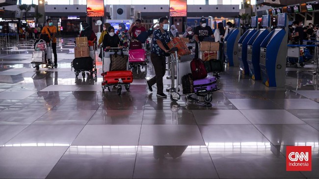 Pengelola Bandara Internasional Soekarno-Hatta berjanji akan meningkatkan kualitas pelayanan usai ditegur Menteri BUMN Erick Thohir soal kulitas karpet jelek.