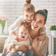 Intip 8 Kebiasaan Para Ibu di Rumah yang Kerap Dirindukan, Ada yang 'Ibu Kamu Banget' Nggak?