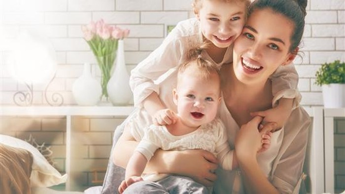 Intip 8 Kebiasaan Para Ibu di Rumah yang Kerap Dirindukan, Ada yang 'Ibu Kamu Banget' Nggak?