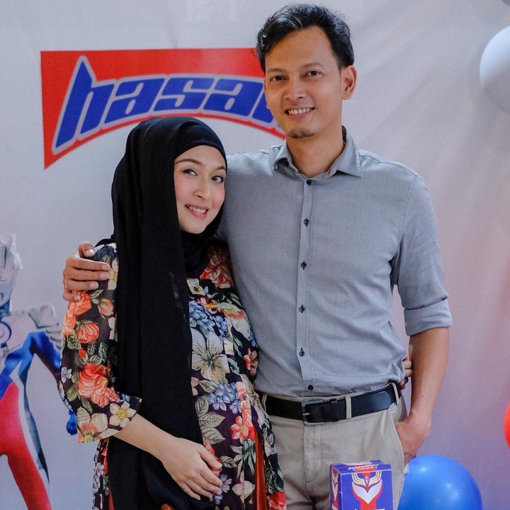 <p>Setelah menikah dengan Vanny Widyasasti, aktor ternama Fedi Nuril dikaruniai dua orang anak bernama Hasan Fadhillah Nuril dan Aksa Ganindra Nuril. (Foto: Instagram: @calystavannyws)</p>