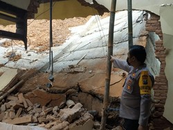 Longsor Terjang Dua Rumah di Ponorogo Usai Hujan Deras