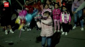VIDEO: Pesta Pecahkan Pinata Ramaikan Perayaan Natal di Meksiko