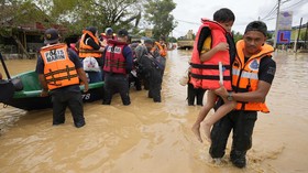 FOTO: Keruh Banjir yang Merendam Sejumlah Wilayah di Malaysia
