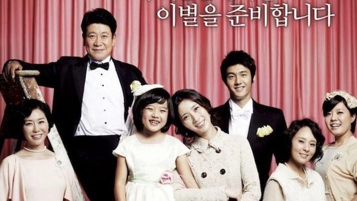 Siapkan Tisu! Bertemakan Kasih Sayang Seorang Ibu, 7 Film Ini Siap Menguras Air Matamu!