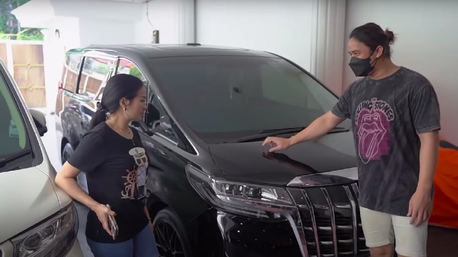 Iis Dahlia dan Billy Syahputra Iis Dahlia dan Billy Syahputra