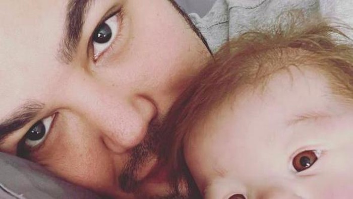 Ivan Gunawan dan boneka bayinya