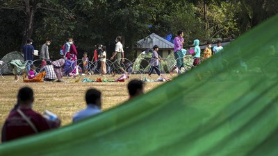 Puluhan orang yang dibakar di wilayah konflik itu mulai dari para orang tua, pemuda, hingga anak-anak.
