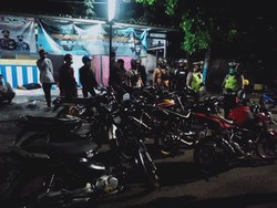 Razia Balap Liar di Surabaya Diwarnai Aksi Kejar-kejaran