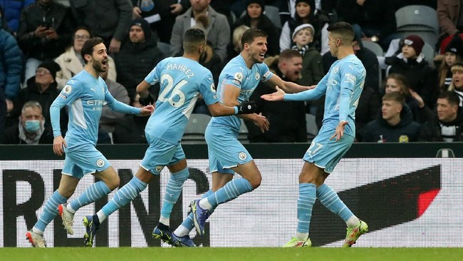 Manchester City menang telak 4-0 atas Newcastle United pada pekan ke-18 Liga Inggris di Stadion St. James' Park, Minggu (19/12).