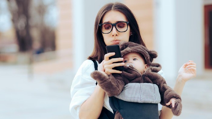 New mom stressing out for no reason looking every little thing up on the internet