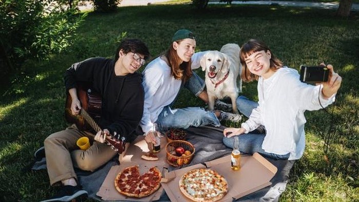 Tidak Melulu Traveling, Ini 5 Aktivitas Seru di Rumah untuk Isi Waktu Liburan Bersama Keluarga