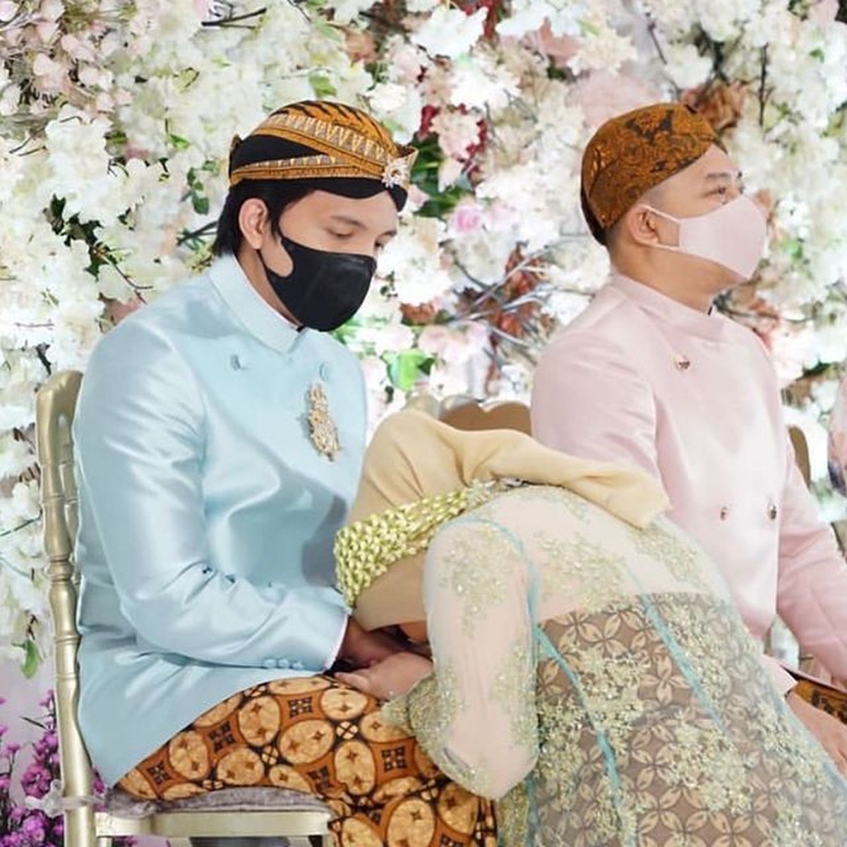 Atta Halilintar dan Aurel Hermansyah baru saja menggelar acara mitoni 7 bulan kehamilan secara mewah&period; Yuk intip&excl;