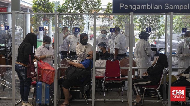 Sejumlah daerah menetapkan ketentuan aturan selama Natal dan tahun baru sesuai level PPKM di wilayah Jawa dan Bali, tanpa menutup kesempatan warga berwisata.