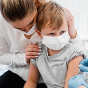 Dear Orang Tua, Begini 5 Cara Bujuk Anak agar Mau Divaksin Covid-19