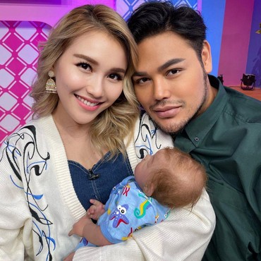 Tak Tega Lihat Ivan Gunawan Halu, Ayu Ting Ting Ajak Bikin Anak Beneran