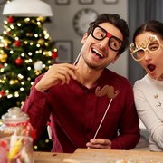 Seksi Sibuk, 5 Zodiak Ini Nggak Bisa Diam di Pagi Natal, Pisces Mulai dengan Bagi-bagi Hadiah!