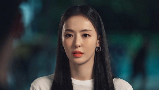 Lee Da-hee mengalami cedera leher ketika syuting adegan laga dalam Island, drama terbarunya.