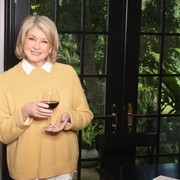 Tetap Terlihat Muda di Usia 81 Tahun, Yuk Intip 4 Kebiasaan Sehat Martha Stewart!