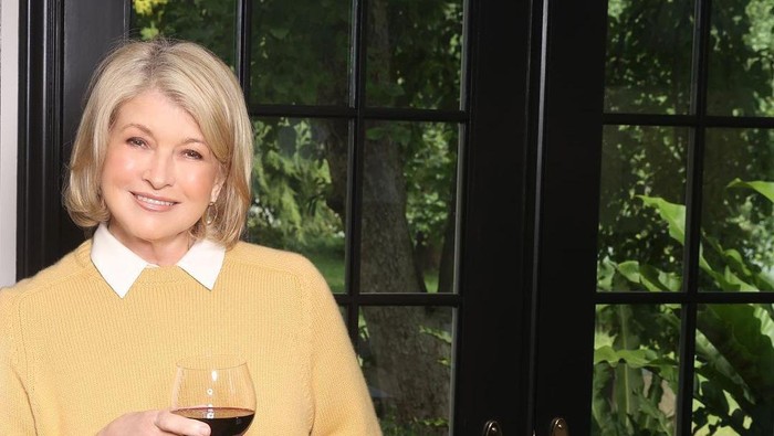 img-title Tetap Terlihat Muda di Usia 81 Tahun, Yuk Intip 4 Kebiasaan Sehat Martha Stewart!
