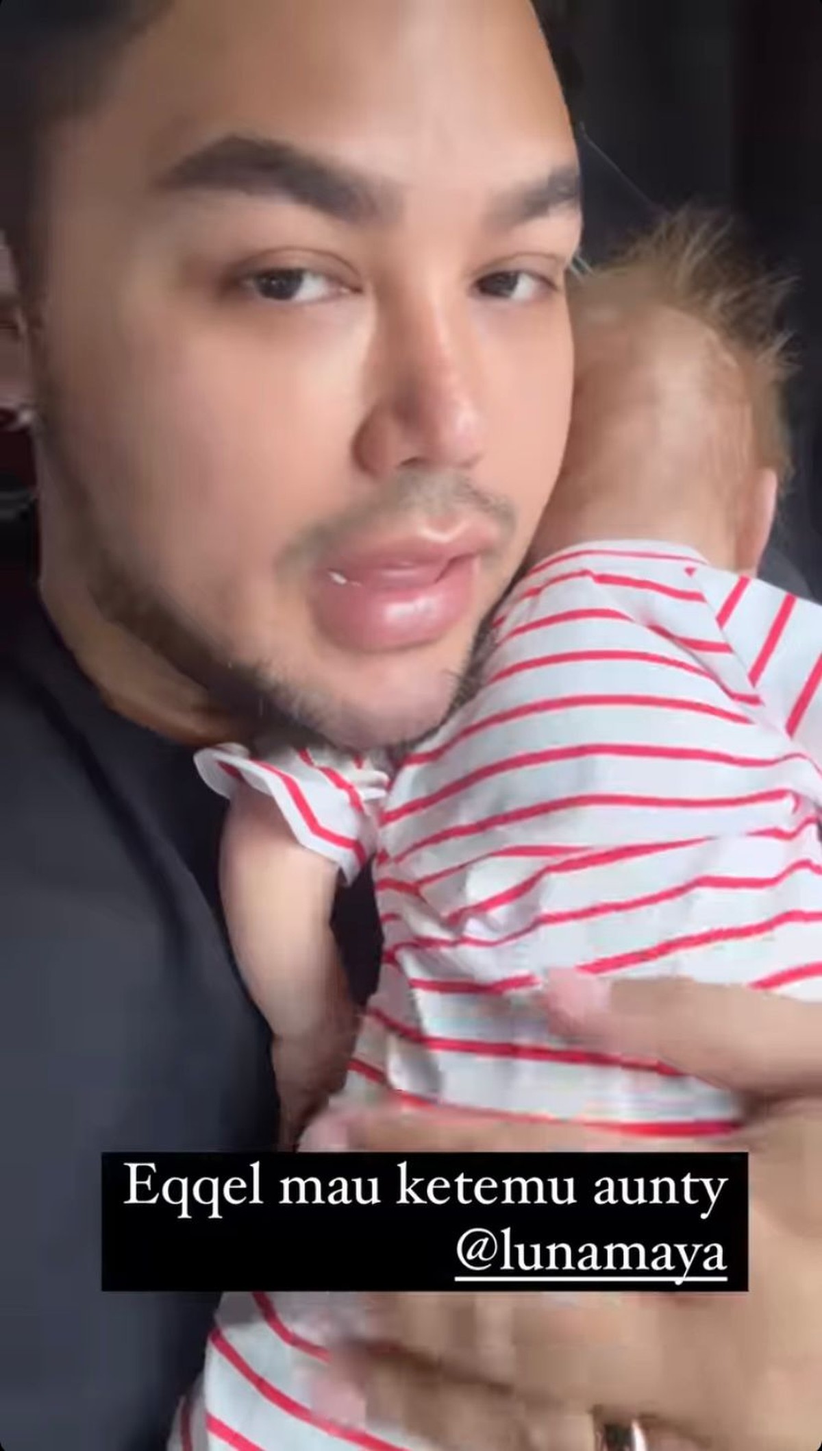 Ivan Gunawan menjadi sorotan usai umumkan kelahiran anak pertamanya dengan Neva bernama&comma; Miracle&period; Yuk kita intip&excl;