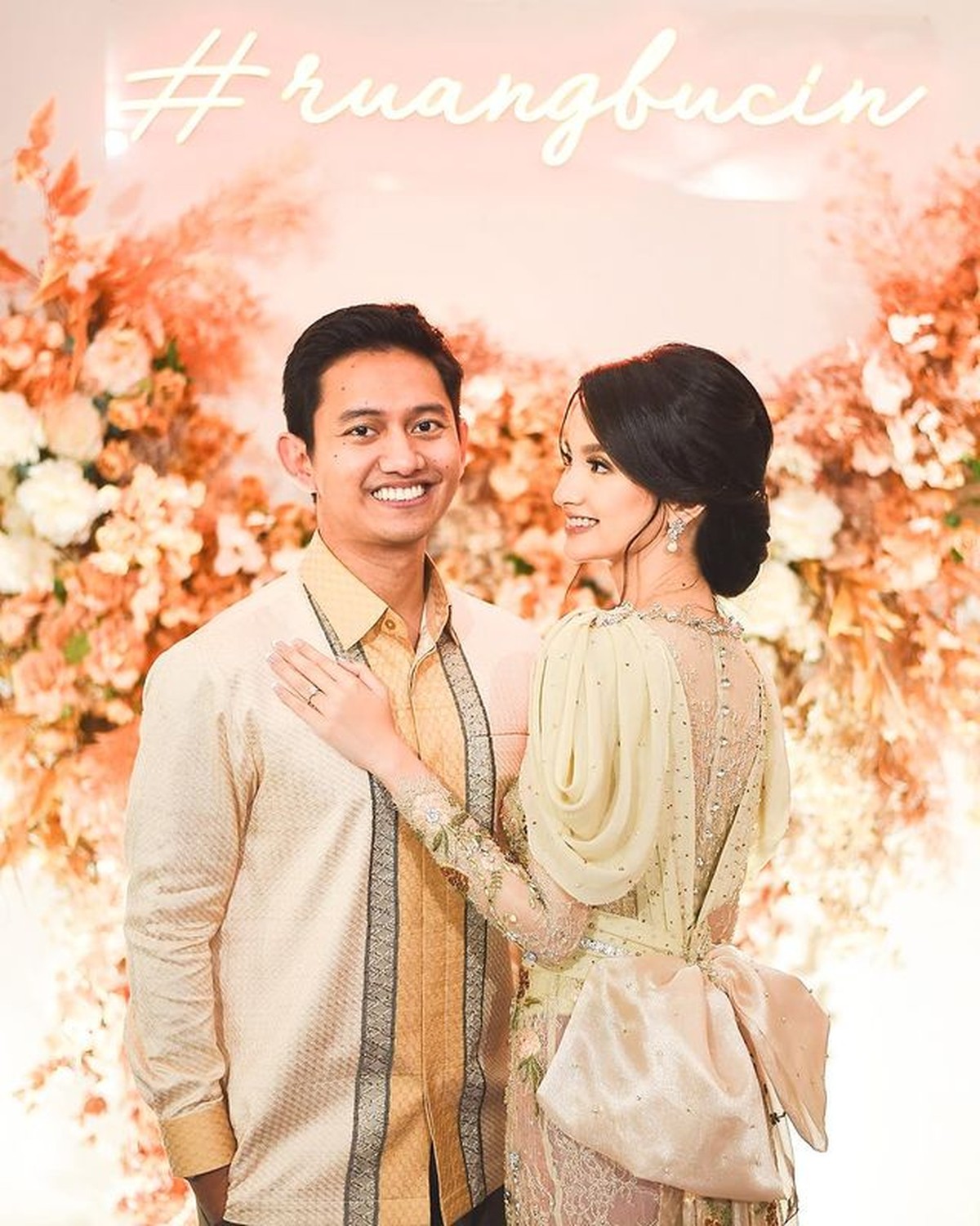 Belva Devara lamar sang kekasih Sabrina Anggraini secara resmi di hadapan keluarga&period; Yuk intip momennya&excl;