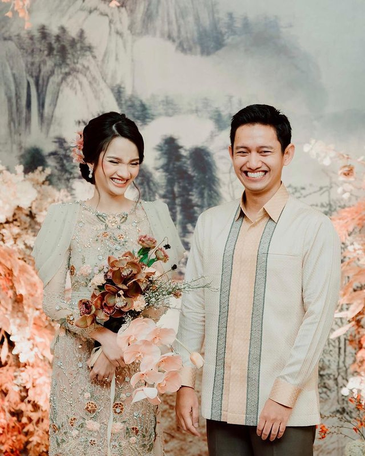 Belva Devara lamar sang kekasih Sabrina Anggraini secara resmi di hadapan keluarga&period; Yuk intip momennya&excl;