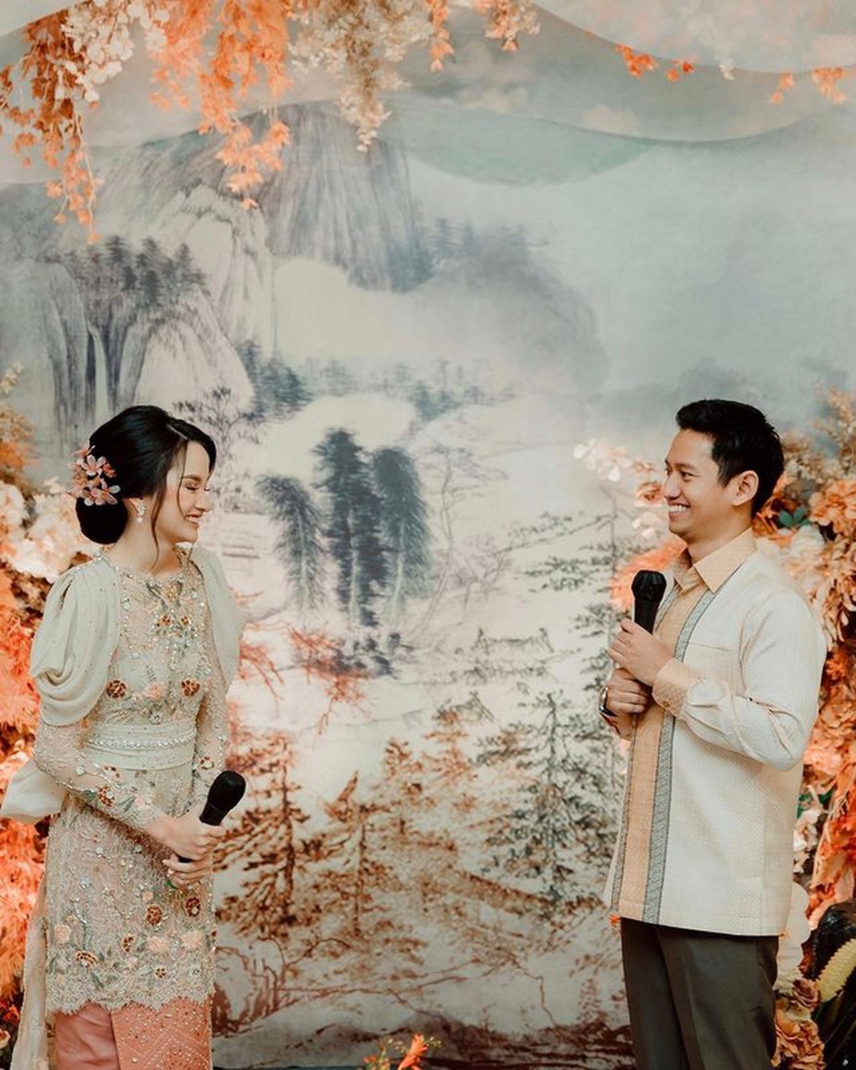 Belva Devara lamar sang kekasih Sabrina Anggraini secara resmi di hadapan keluarga&period; Yuk intip momennya&excl;