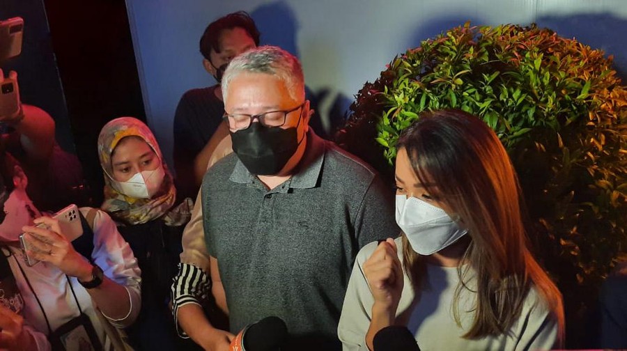 Nirina Zubir kembali diperiksa soal mafia tanah di Polda Metro Jaya, Senin (20/12/2021).