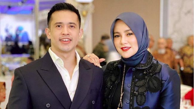 Answered Already, Olla Ramlan Sues Divorce Aufar Hutapea