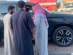 Jangan Iri, Pangeran Arab Belikan Mobil Baru Usai Lihat Mobil Warganya Mogok