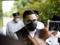 Bupati Kediri Beri Hadiah 5 Kecamatan Tercepat Gelar Vaksinasi