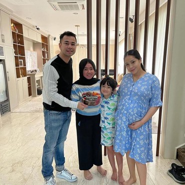 Senangnya Lala Pengasuh Rafathar Ditransfer Raffi Ahmad Rp100 Juta