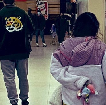 Ketemu RM BTS, ARMY Ini Sembunyikan BT21 agar Uri Leader Santai Liburan