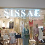 Sambut Koleksi Kasual dan Playful dari Sissae Chic serta Kreasi Tas ROUNN yang Kini Sudah Tersedia di Plaza Senayan