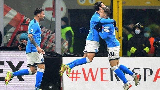 Napoli menang tipis 1-0 atas AC Milan pada pekan ke-18 Liga Italia di Stadion Diego Maradona, Senin (20/12) dini hari waktu Indonesia.