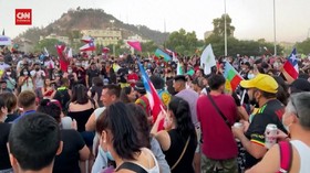 VIDEO: Semarak Warga Sambut Kemenangan Gabriel Boric di Pilpres Chile